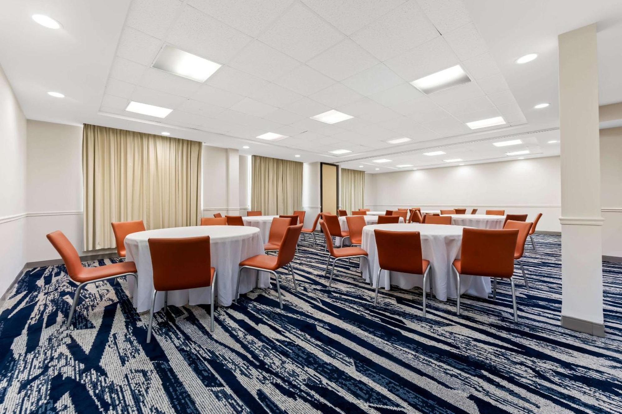 Hotel Comfort Riverwatch 3*