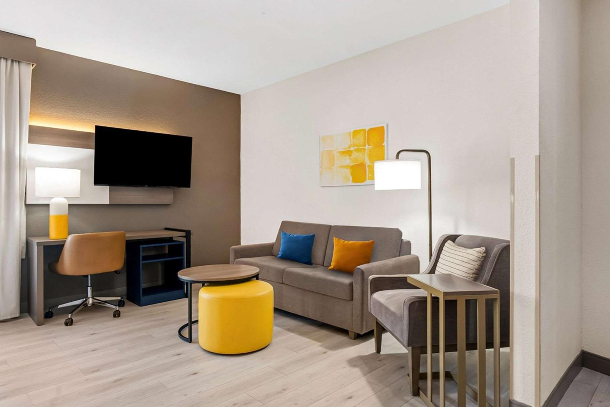 Hotel Comfort Riverwatch 3*